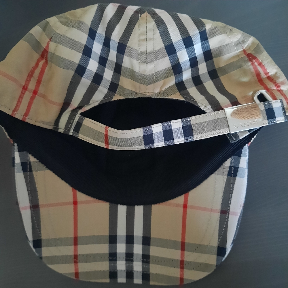 Burberry Unisex Hat - Picture 2 of 6